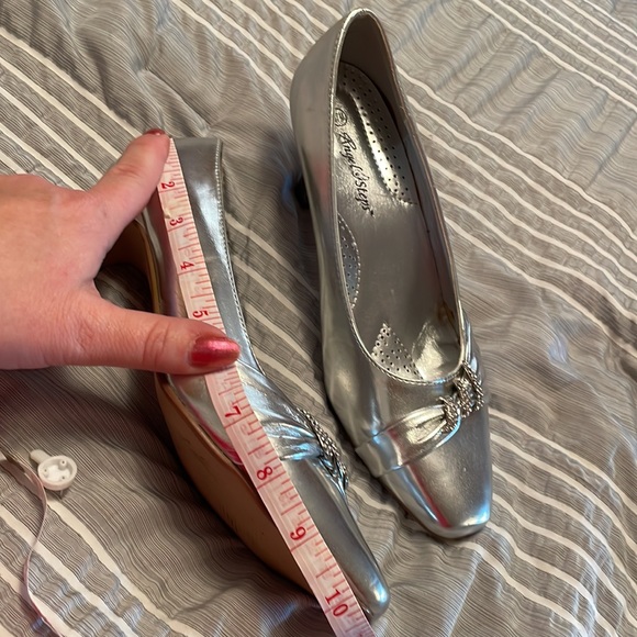 Size 7 Angel Steps silver heels. - Picture 4 of 5
